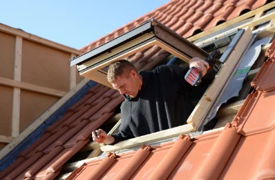 Pose de fenêtres de toit Velux à Fomperron